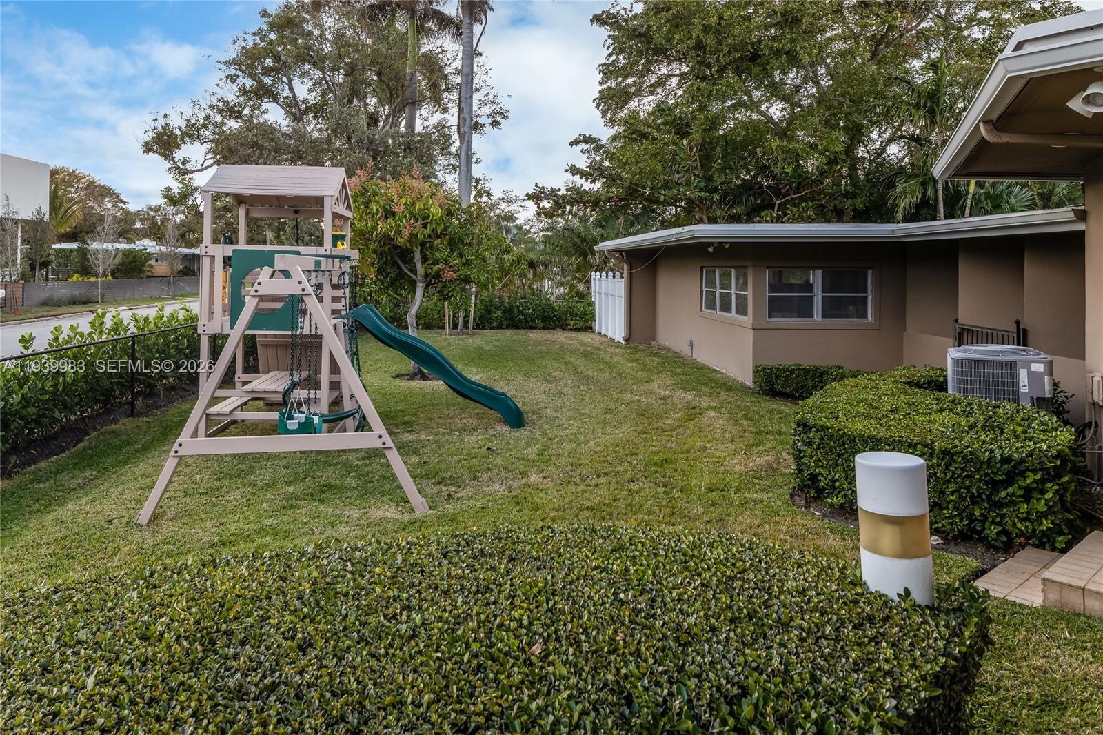 950 S Southlake Dr #950, Hollywood FL 33019