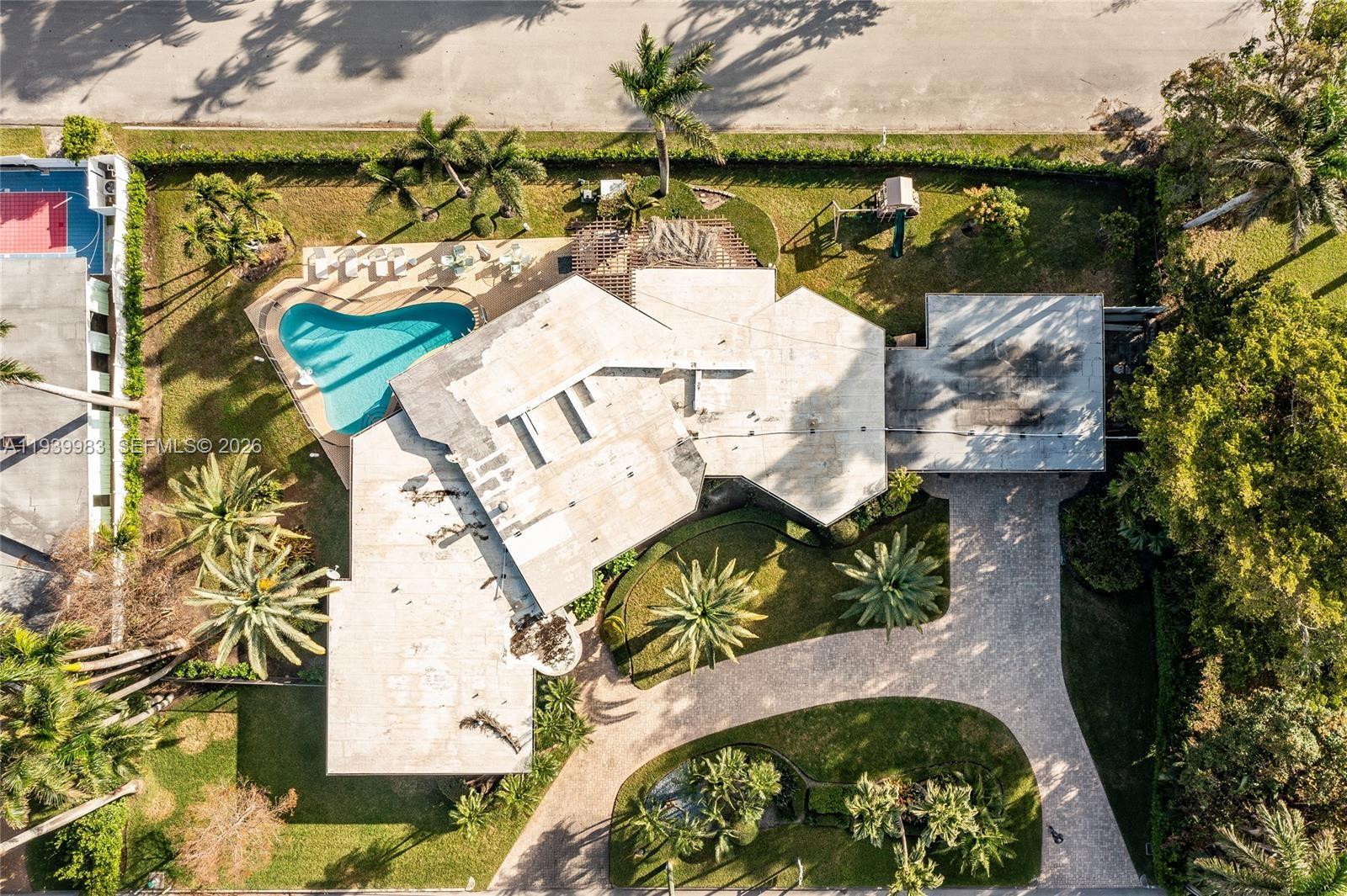 950 S Southlake Dr #950, Hollywood FL 33019