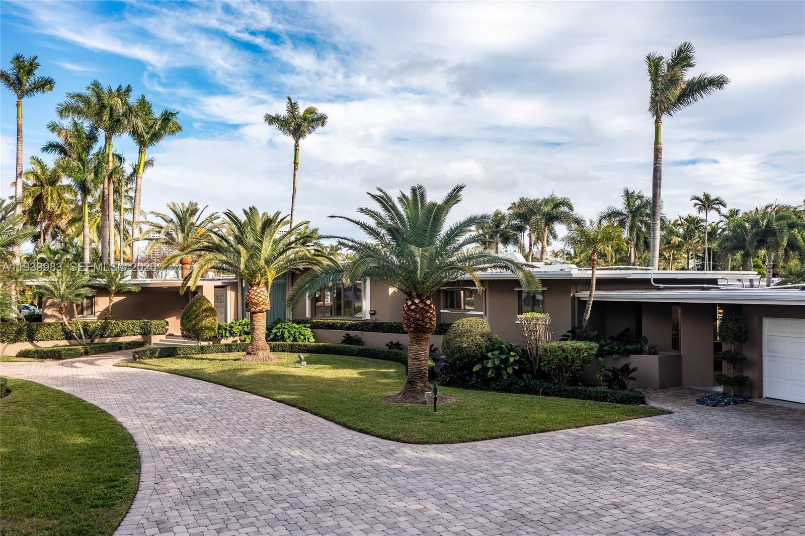 950 S Southlake Dr #950, Hollywood FL 33019