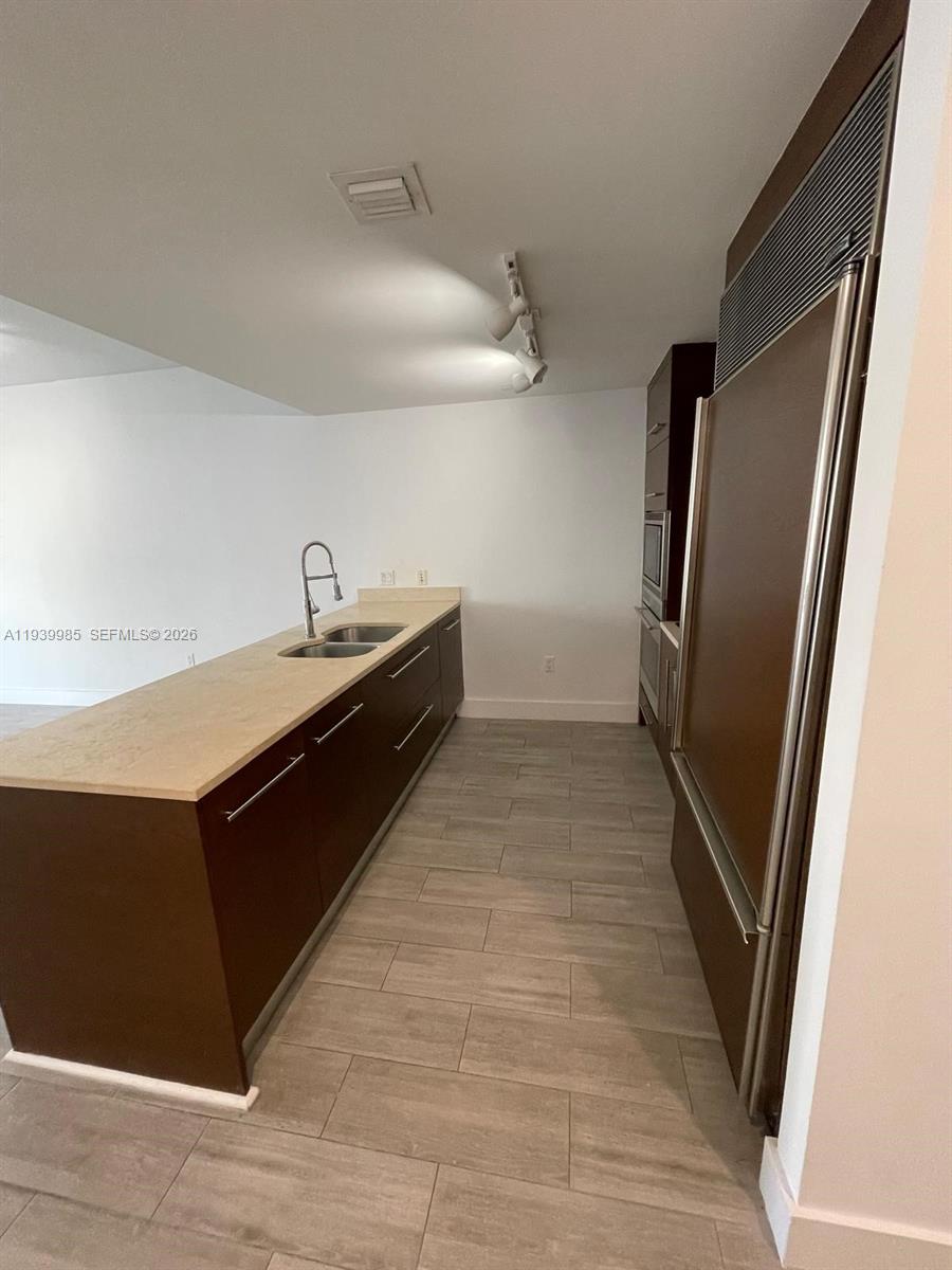 475 Brickell Ave #2014, Miami FL 33131