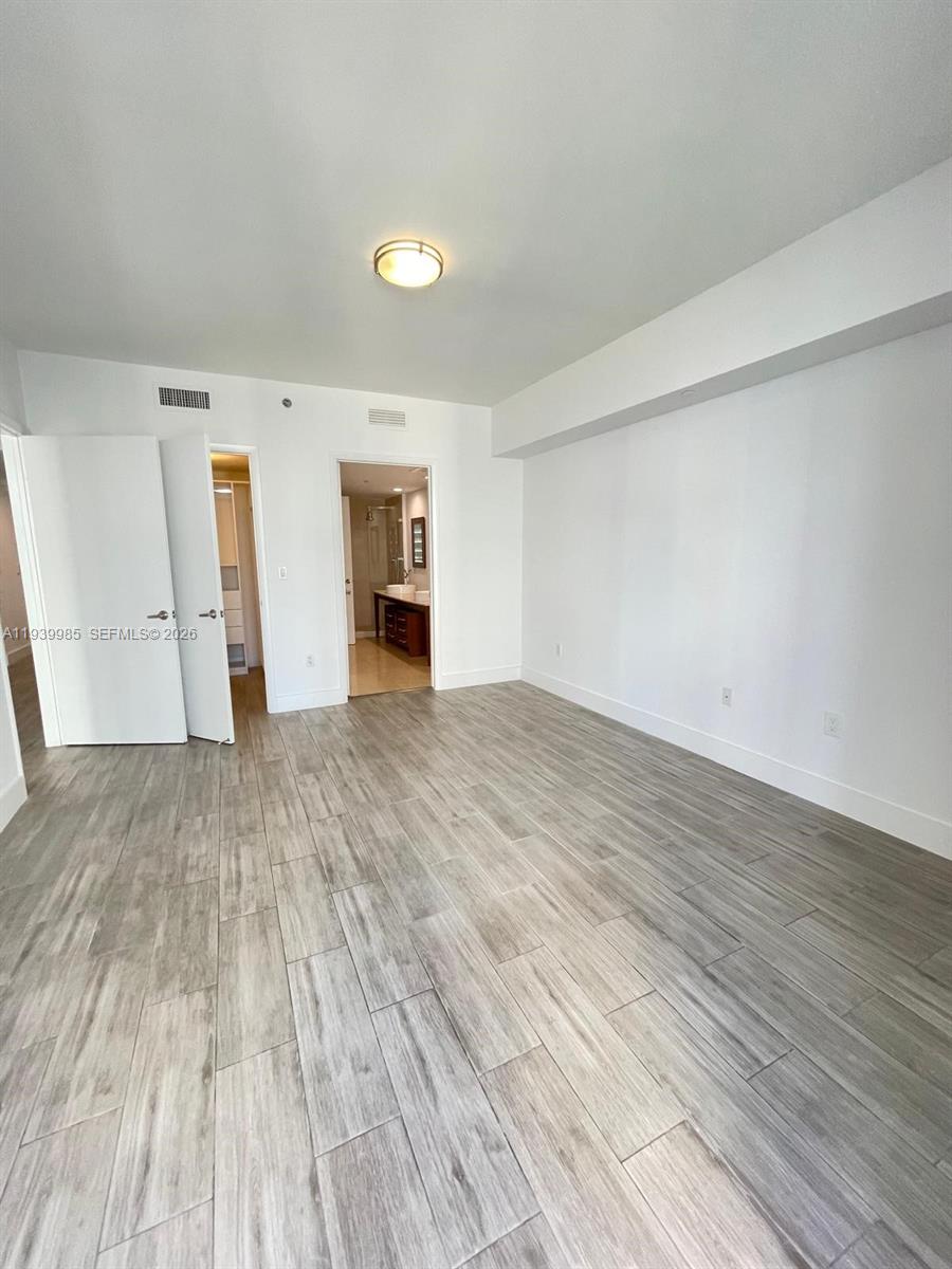 475 Brickell Ave #2014, Miami FL 33131