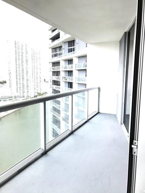 475 Brickell Ave #2014, Miami FL 33131