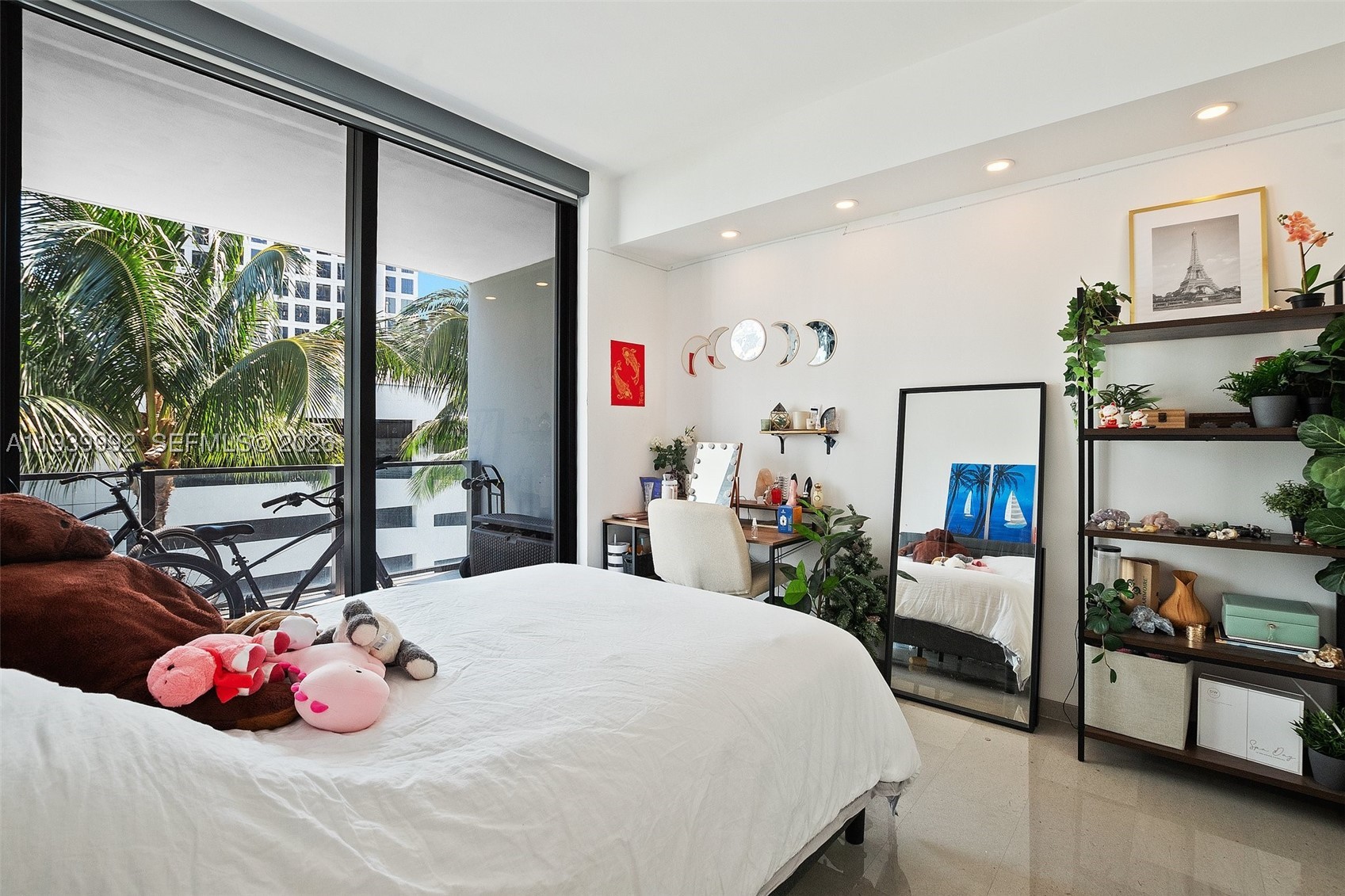 68 SE 6th Street #805, Miami FL 33131