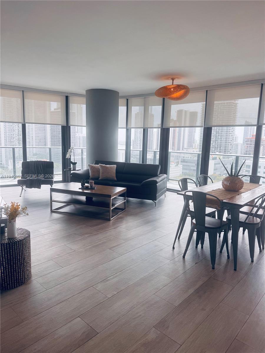 121 NE 34th St #1904, Miami FL 33137