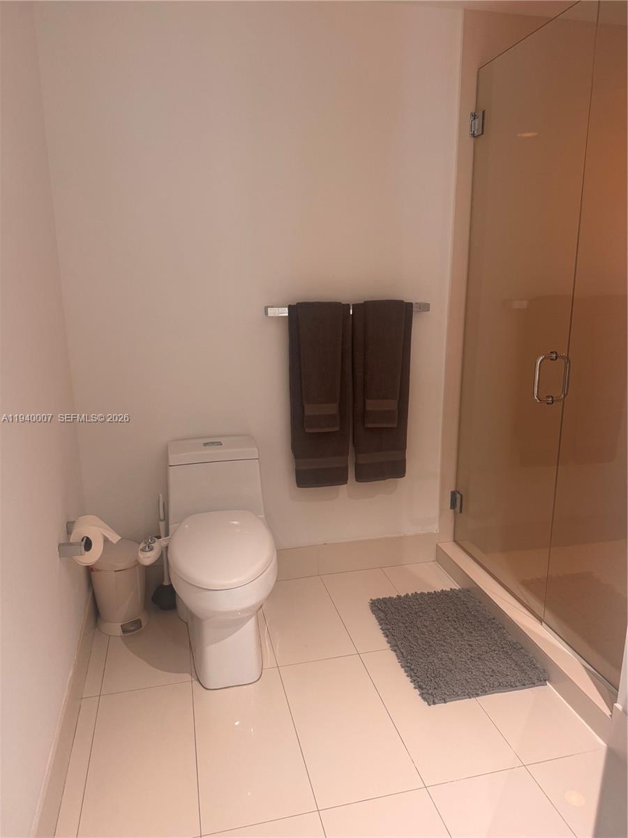 121 NE 34th St #1904, Miami FL 33137
