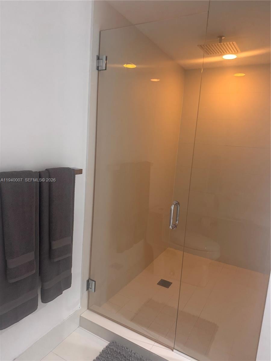 121 NE 34th St #1904, Miami FL 33137