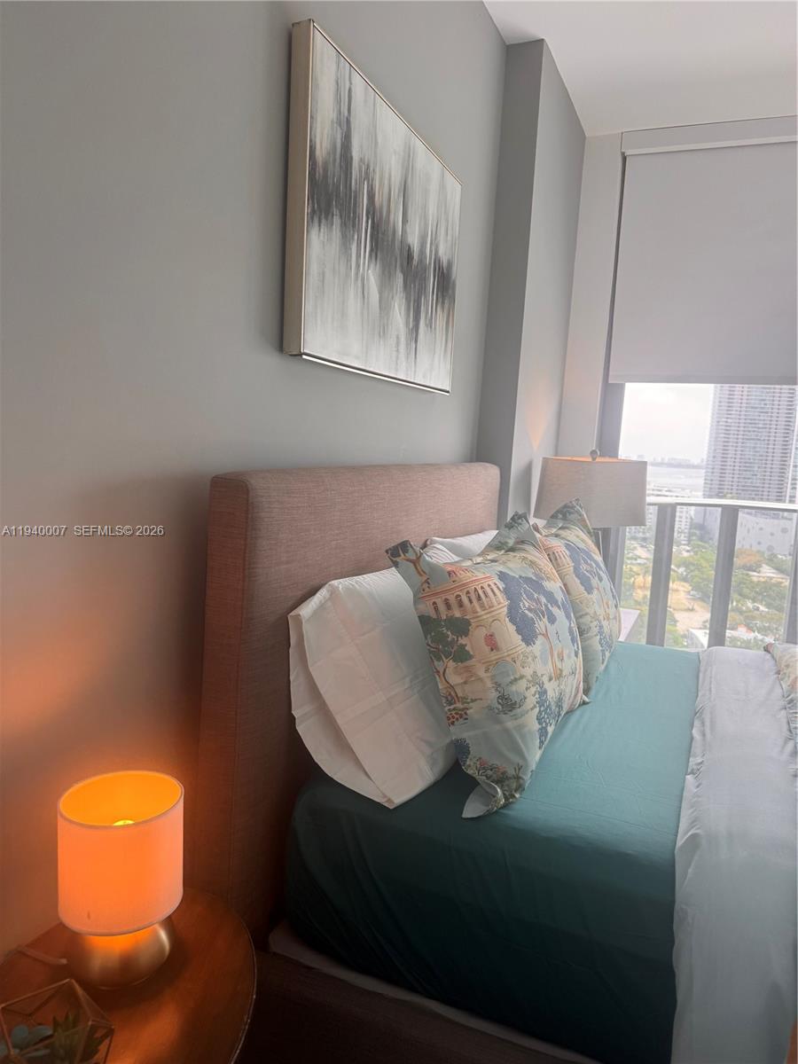 121 NE 34th St #1904, Miami FL 33137