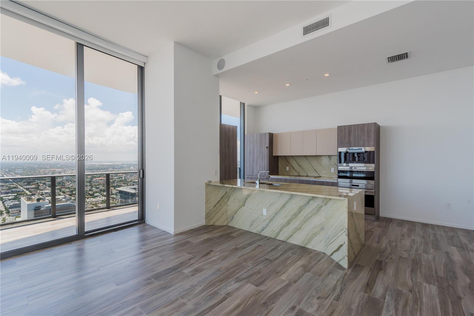 801 S Miami Ave #5701, Miami FL 33130