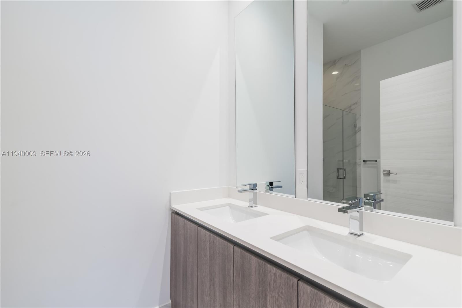 801 S Miami Ave #5701, Miami FL 33130