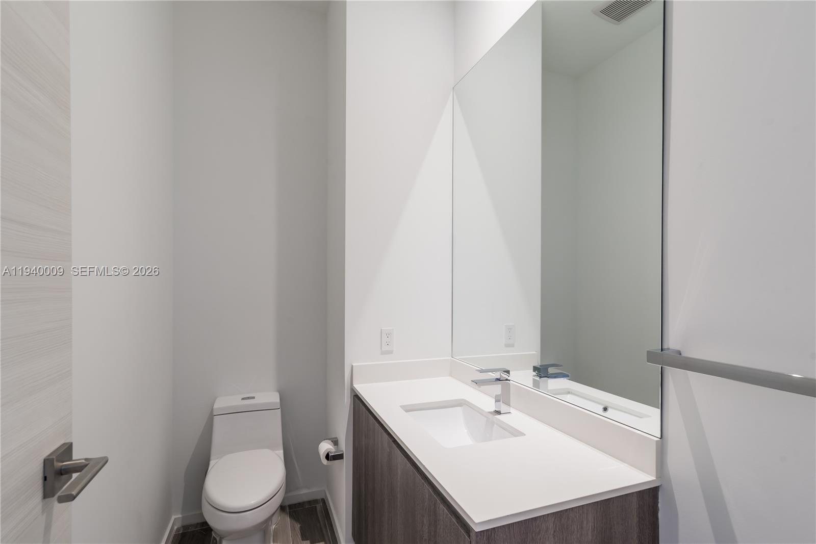 801 S Miami Ave #5701, Miami FL 33130