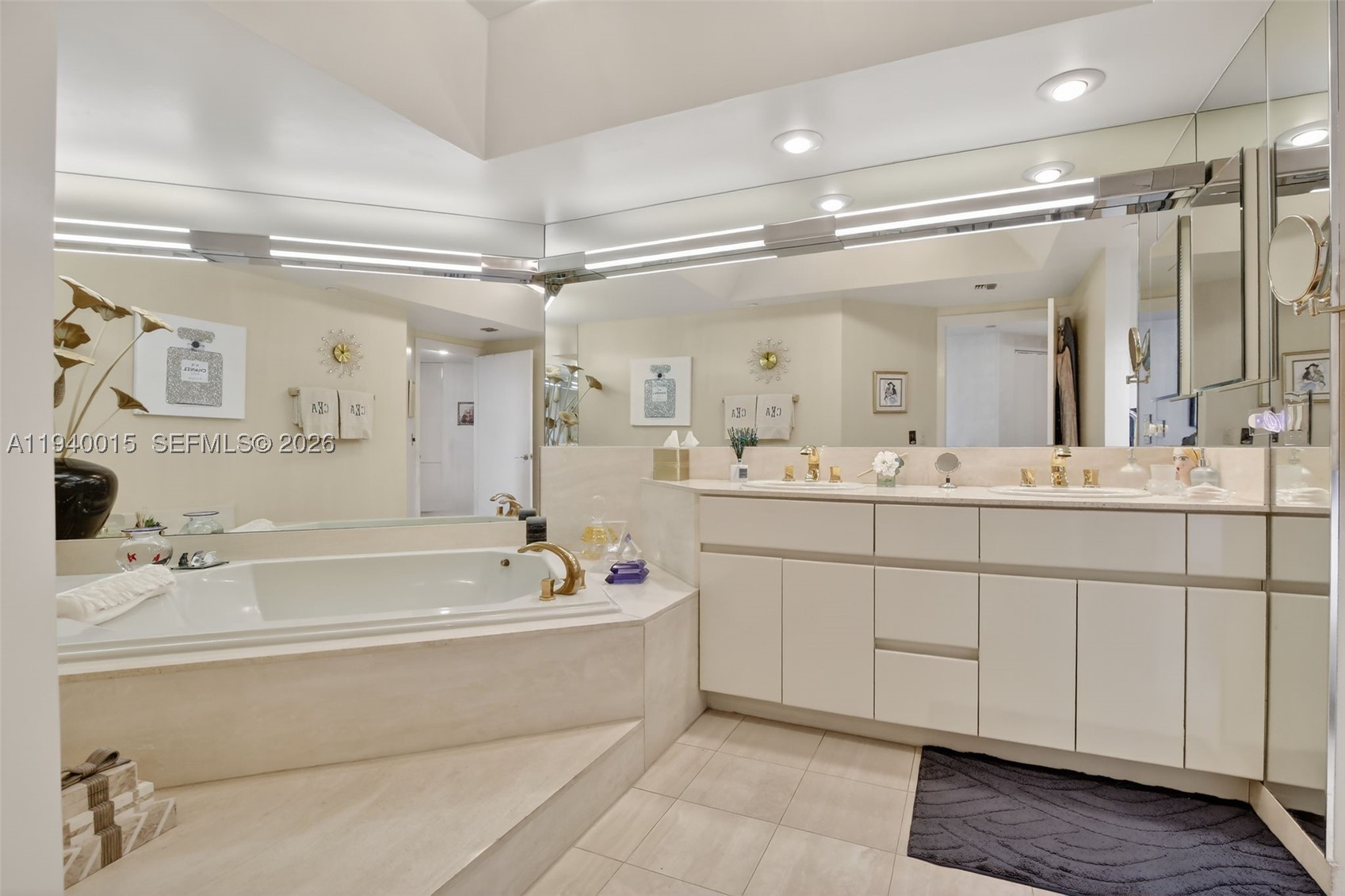 3000 Island Blvd #502, Aventura FL 33160