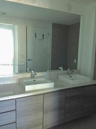 1080 Brickell Ave #2704, Miami FL 33131