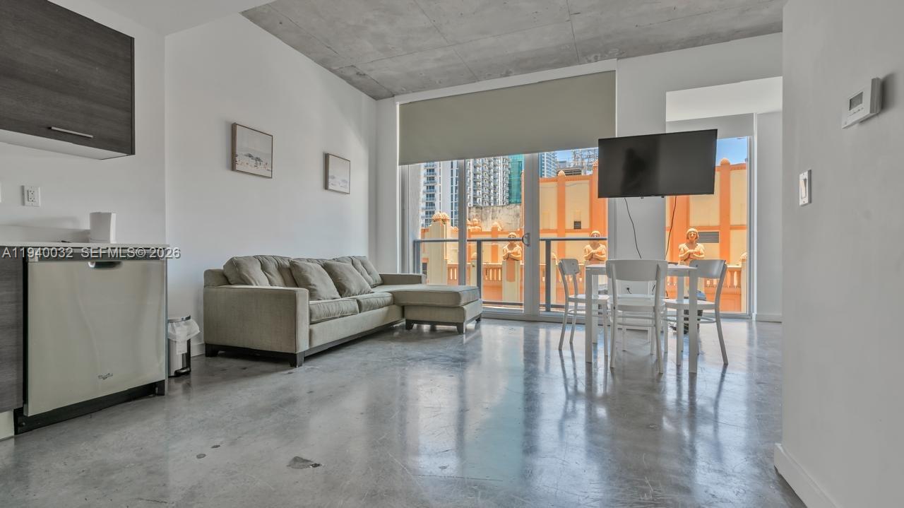 151 SE 1st St #1403, Miami FL 33131
