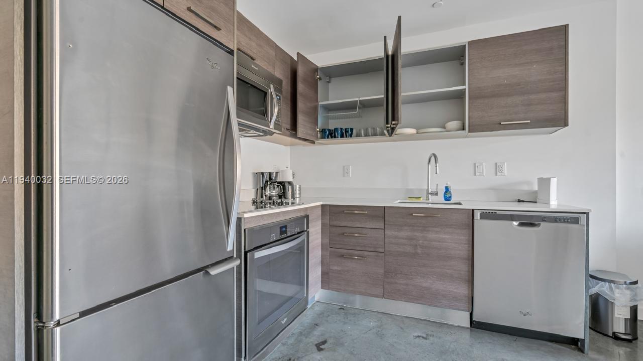 151 SE 1st St #1403, Miami FL 33131