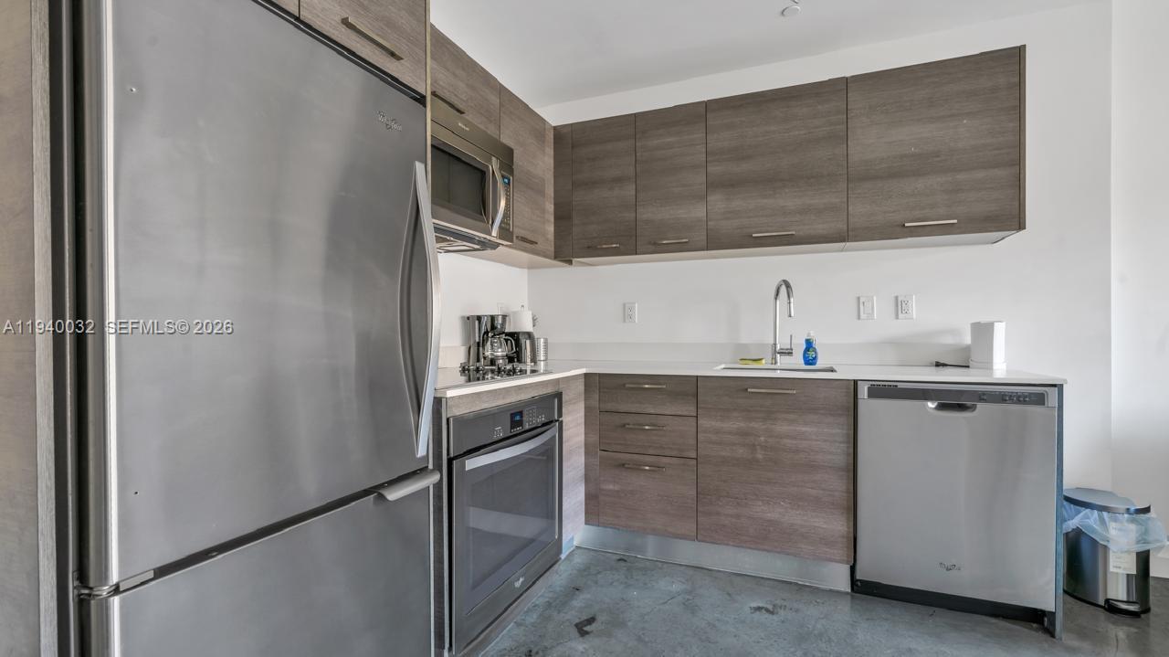 151 SE 1st St #1403, Miami FL 33131