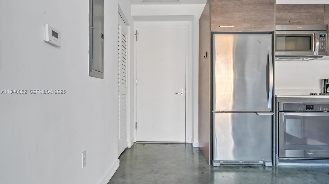 151 SE 1st St #1403, Miami FL 33131