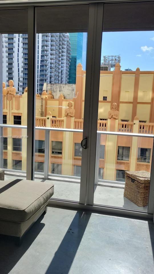 151 SE 1st St #1403, Miami FL 33131