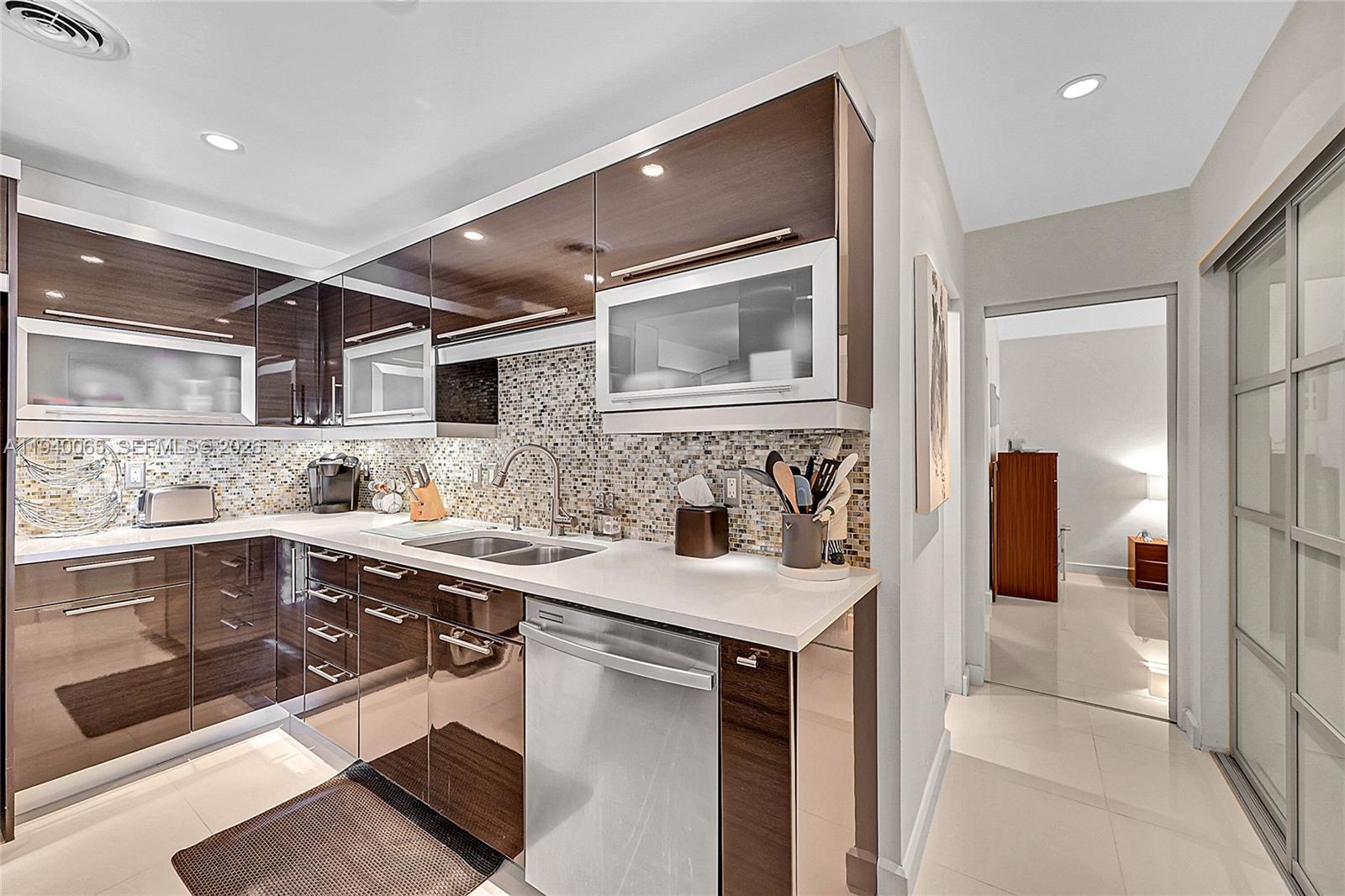 6261 Bay Club Dr #4, Fort Lauderdale FL 33308