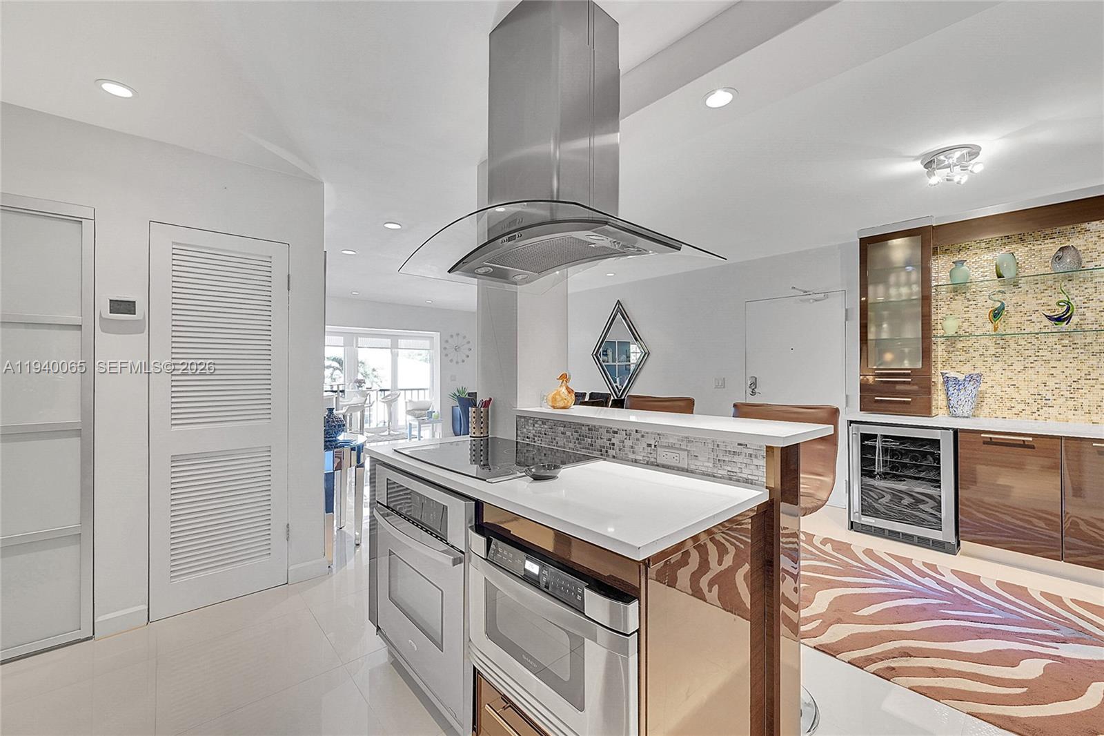 6261 Bay Club Dr #4, Fort Lauderdale FL 33308