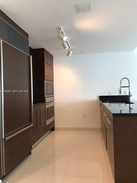 475 BRICKELL AV #812, Miami FL 33131
