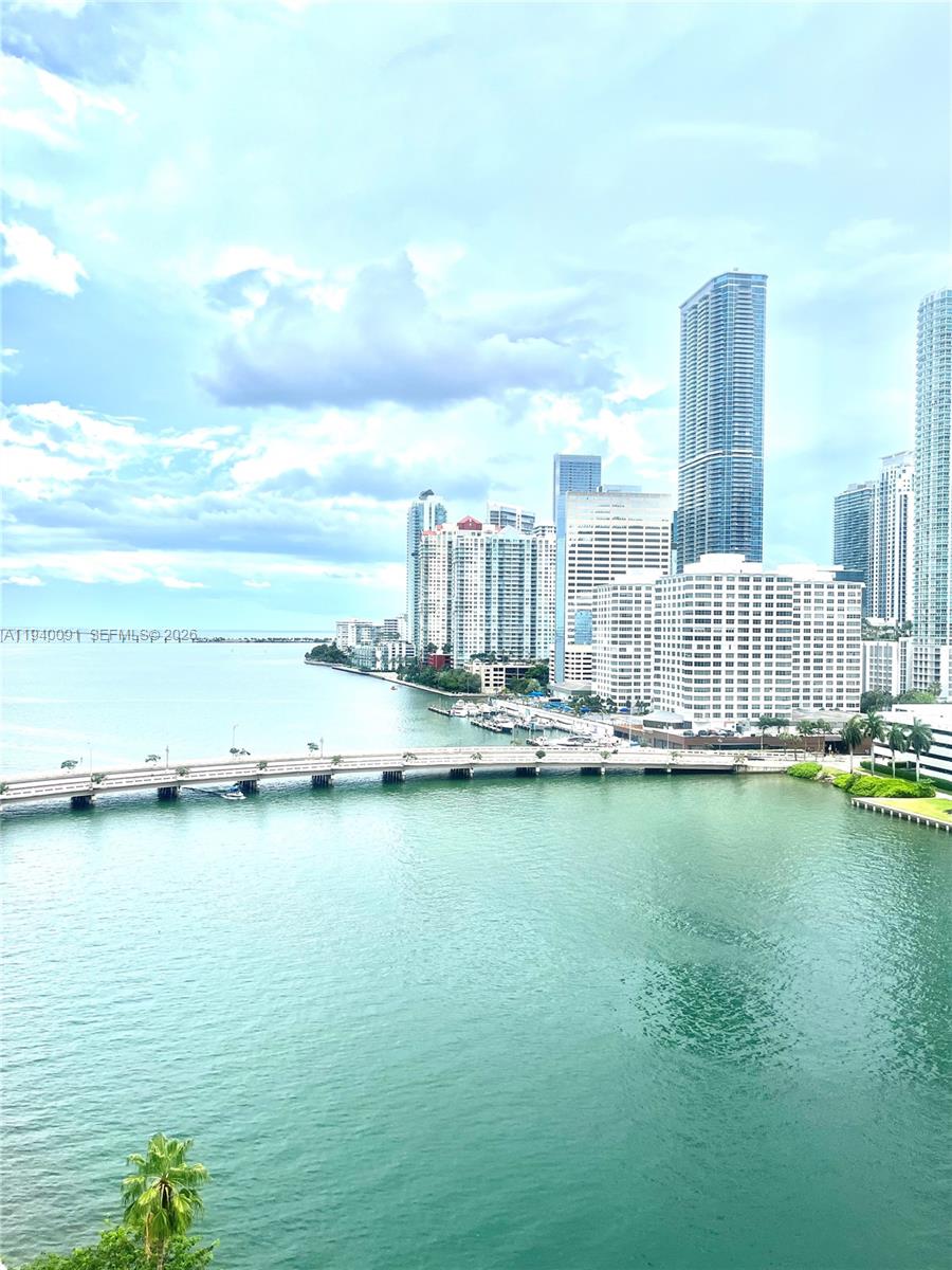 701 Brickell Key Blvd #1402, Miami FL 33131