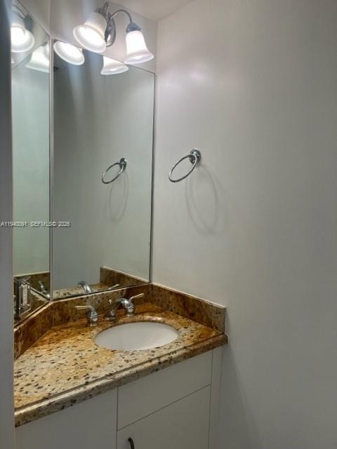 701 Brickell Key Blvd #1402, Miami FL 33131