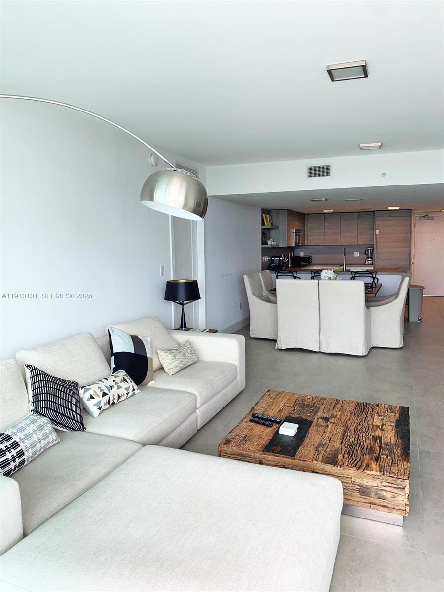 400 Sunny Isles Blvd #1120, Sunny Isles Beach FL 33160