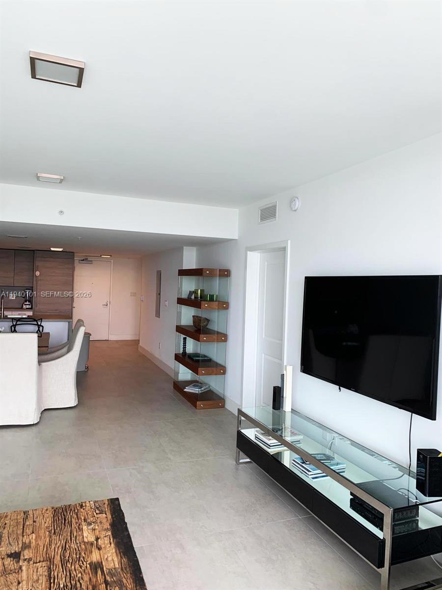 400 Sunny Isles Blvd #1120, Sunny Isles Beach FL 33160