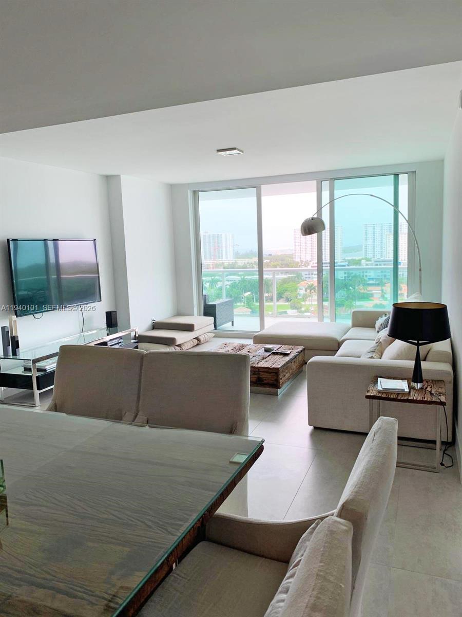 400 Sunny Isles Blvd #1120, Sunny Isles Beach FL 33160