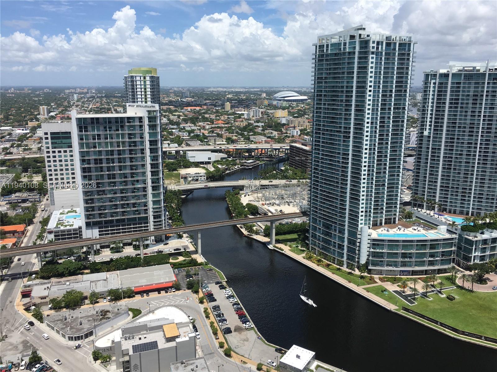 68 SE 6th St #3708, Miami FL 33131