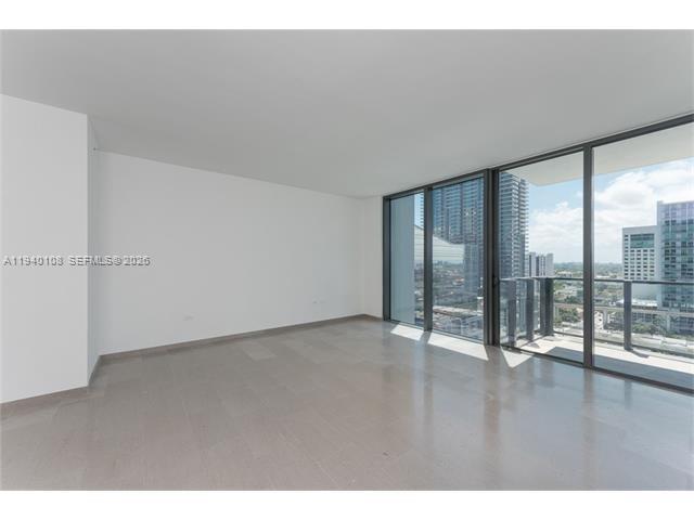 68 SE 6th St #3708, Miami FL 33131