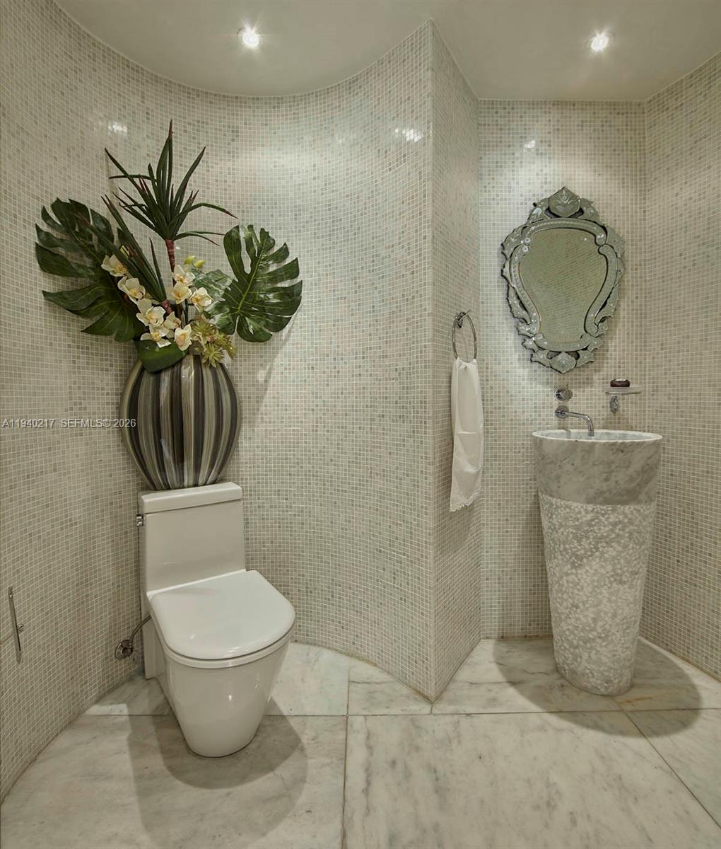 1643 Brickell Ave #2902, Miami FL 33129
