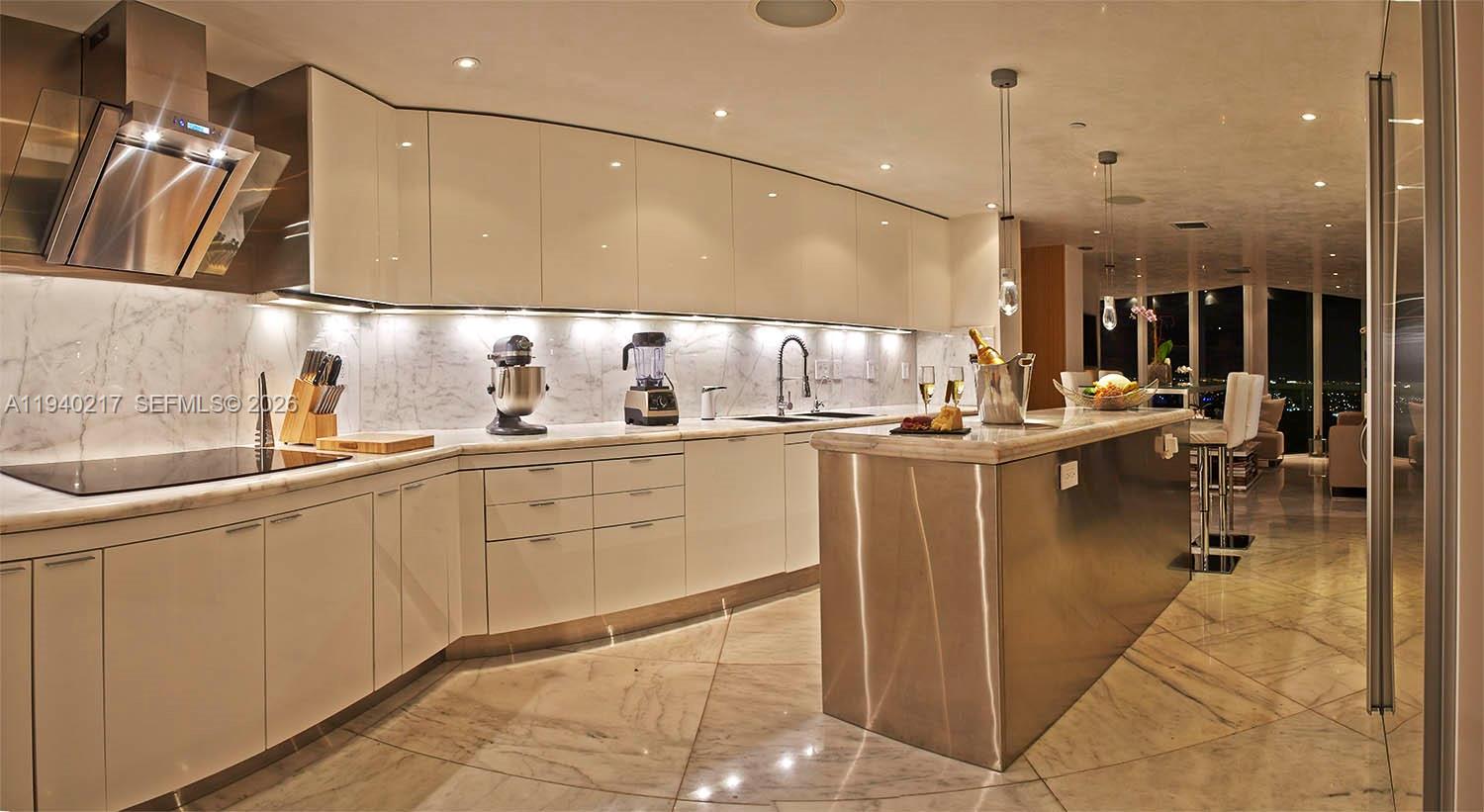 1643 Brickell Ave #2902, Miami FL 33129