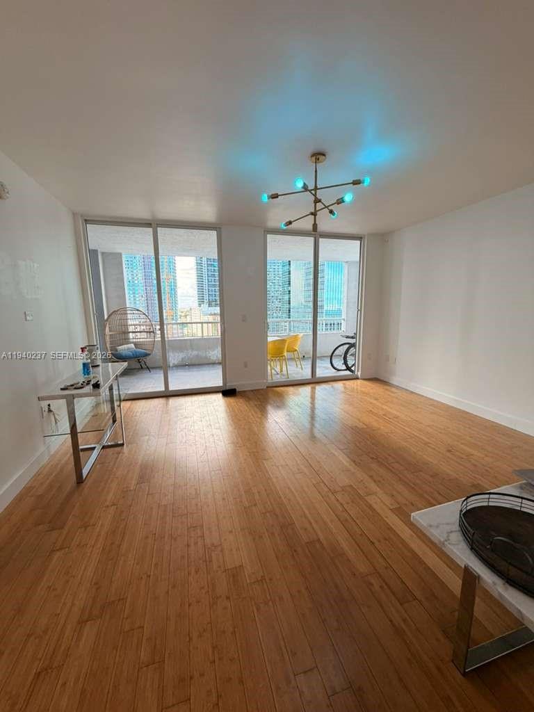 170 SE 14th St #1807, Miami FL 33131
