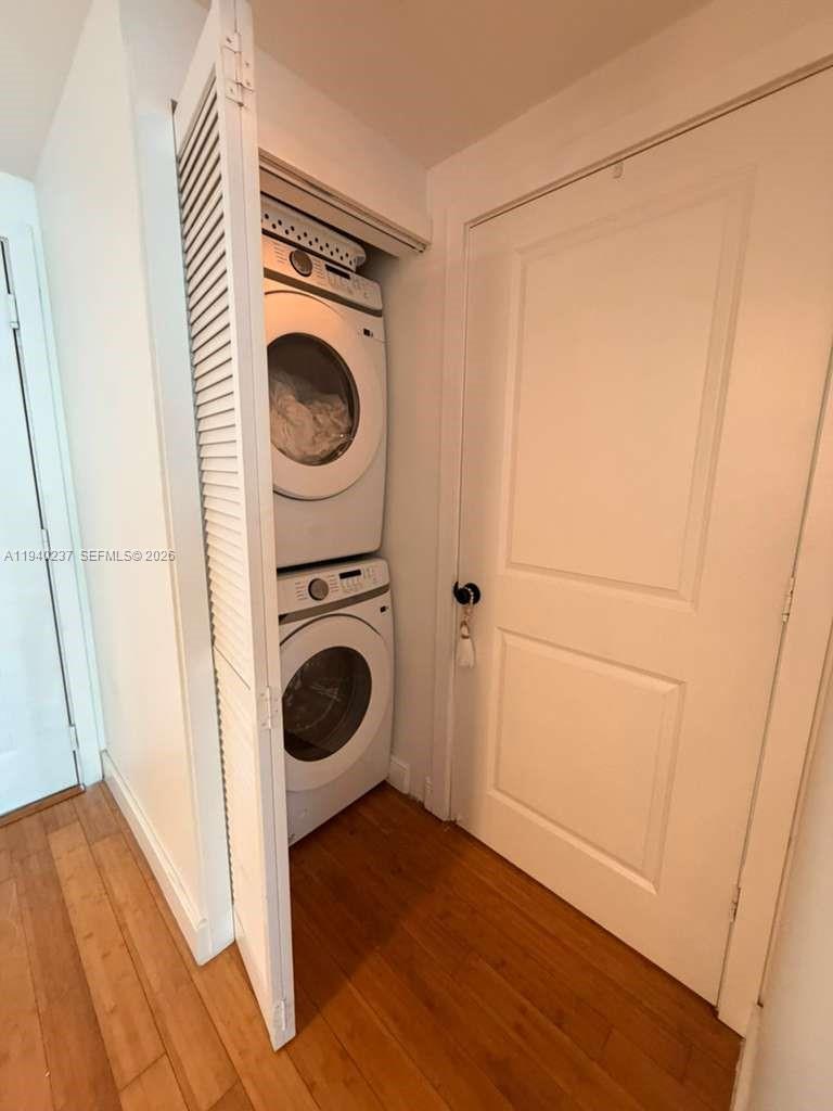 170 SE 14th St #1807, Miami FL 33131