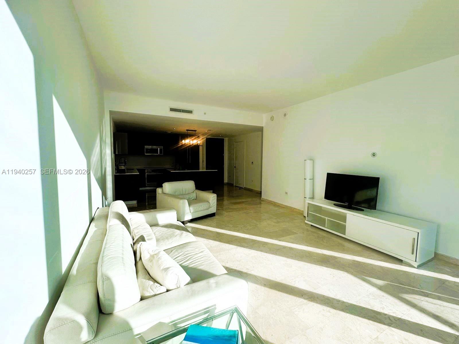 68 SE 6th St #2410, Miami FL 33131