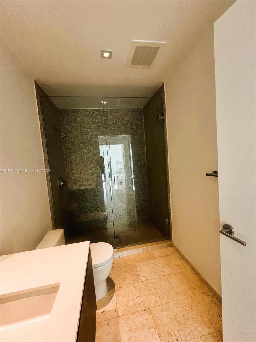 68 SE 6th St #2410, Miami FL 33131