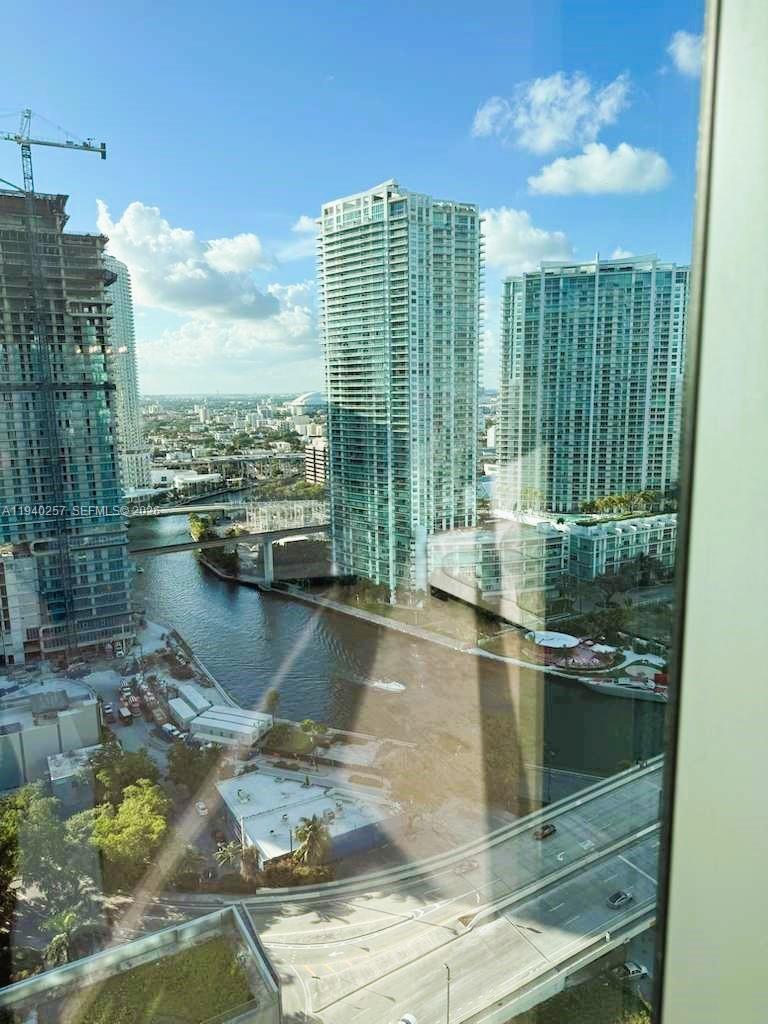 68 SE 6th St #2410, Miami FL 33131