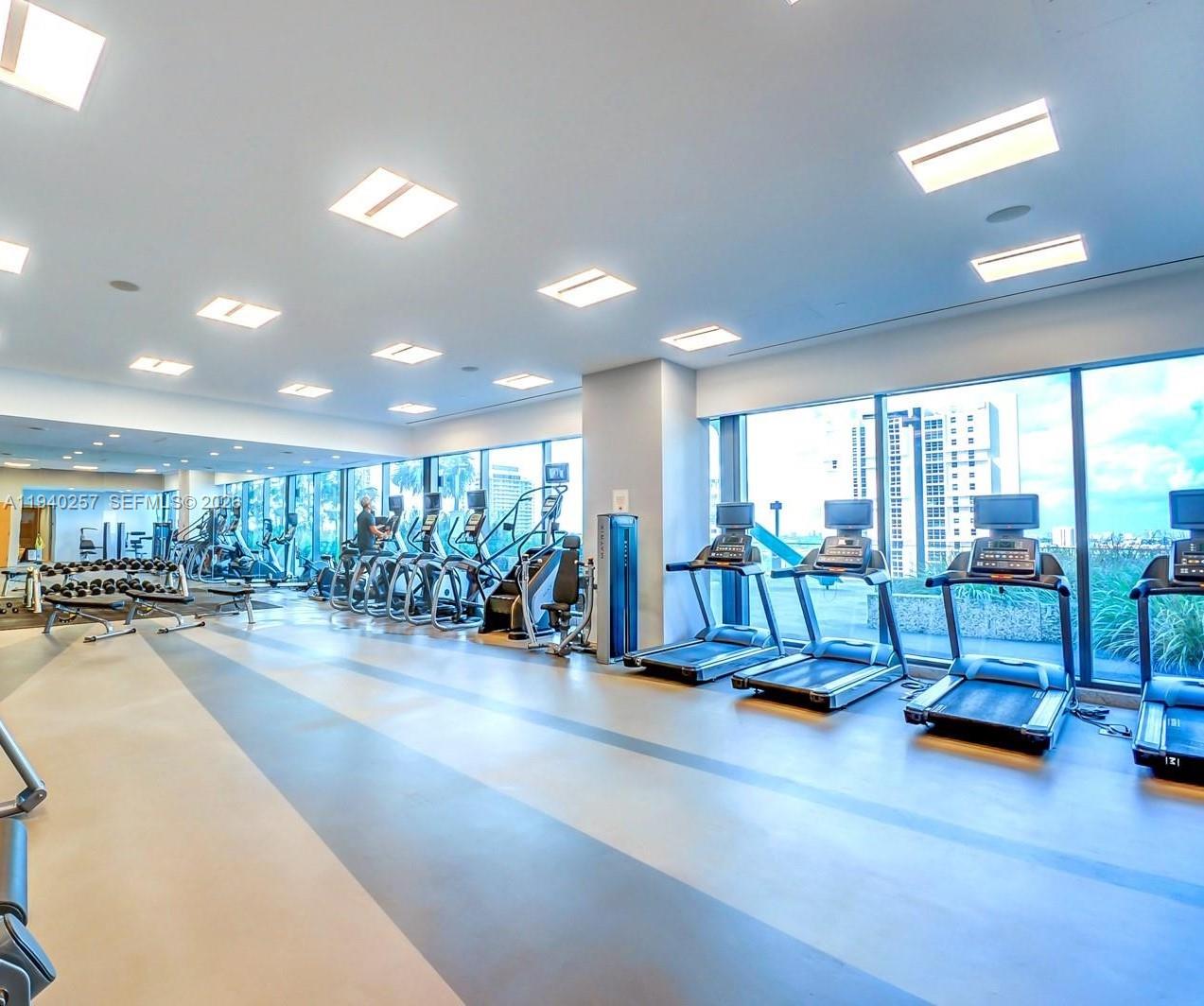 68 SE 6th St #2410, Miami FL 33131