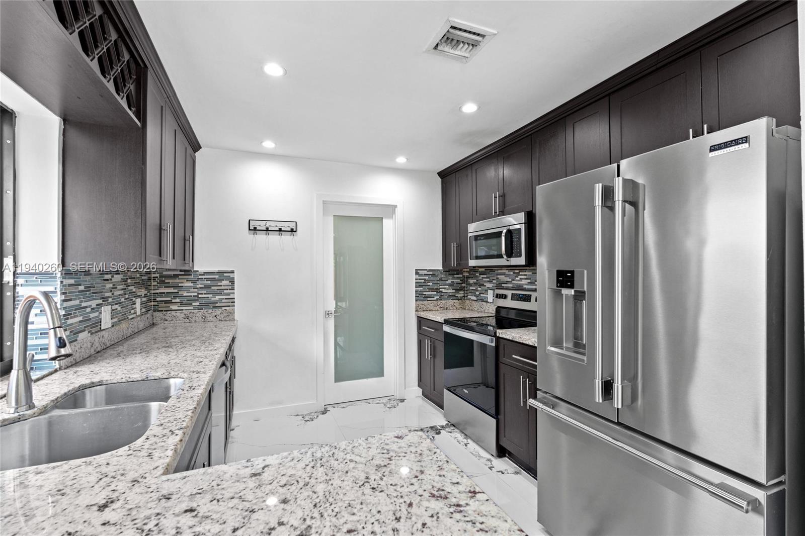 730 SW 95th Ter, Pembroke Pines FL 33025