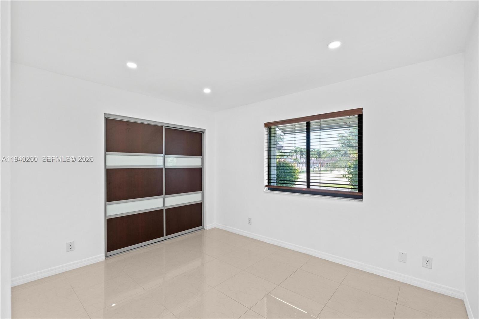 730 SW 95th Ter, Pembroke Pines FL 33025