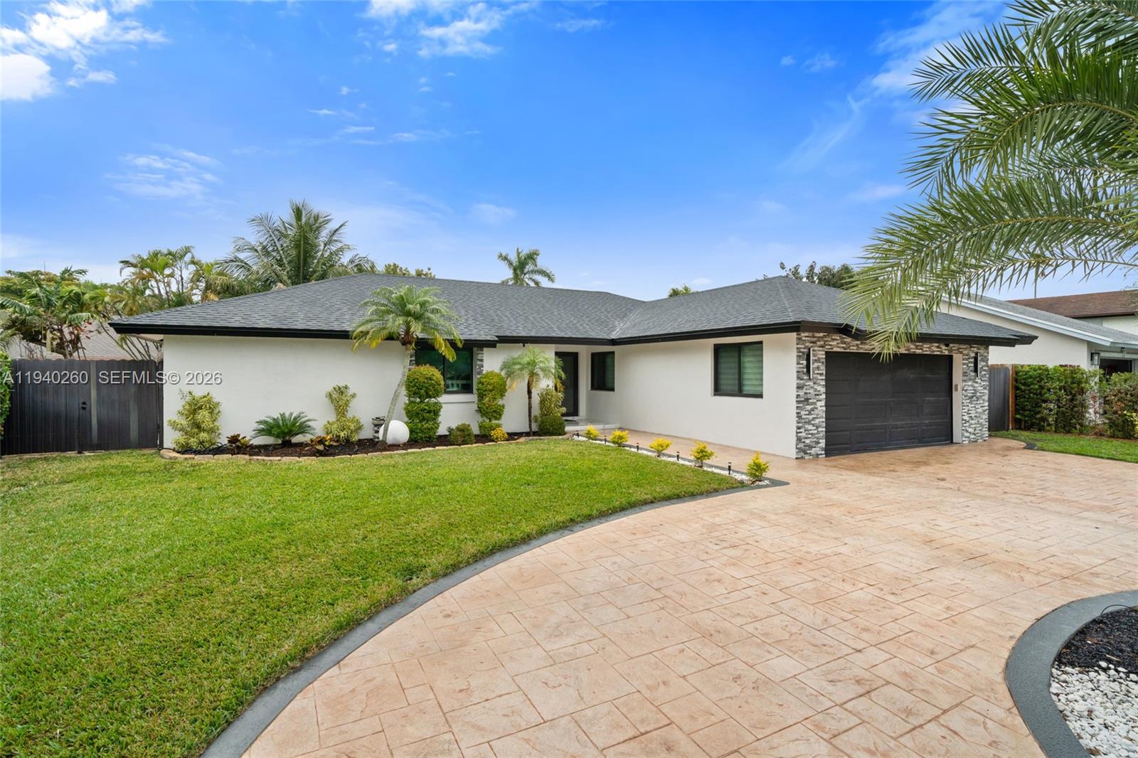 730 SW 95th Ter, Pembroke Pines FL 33025
