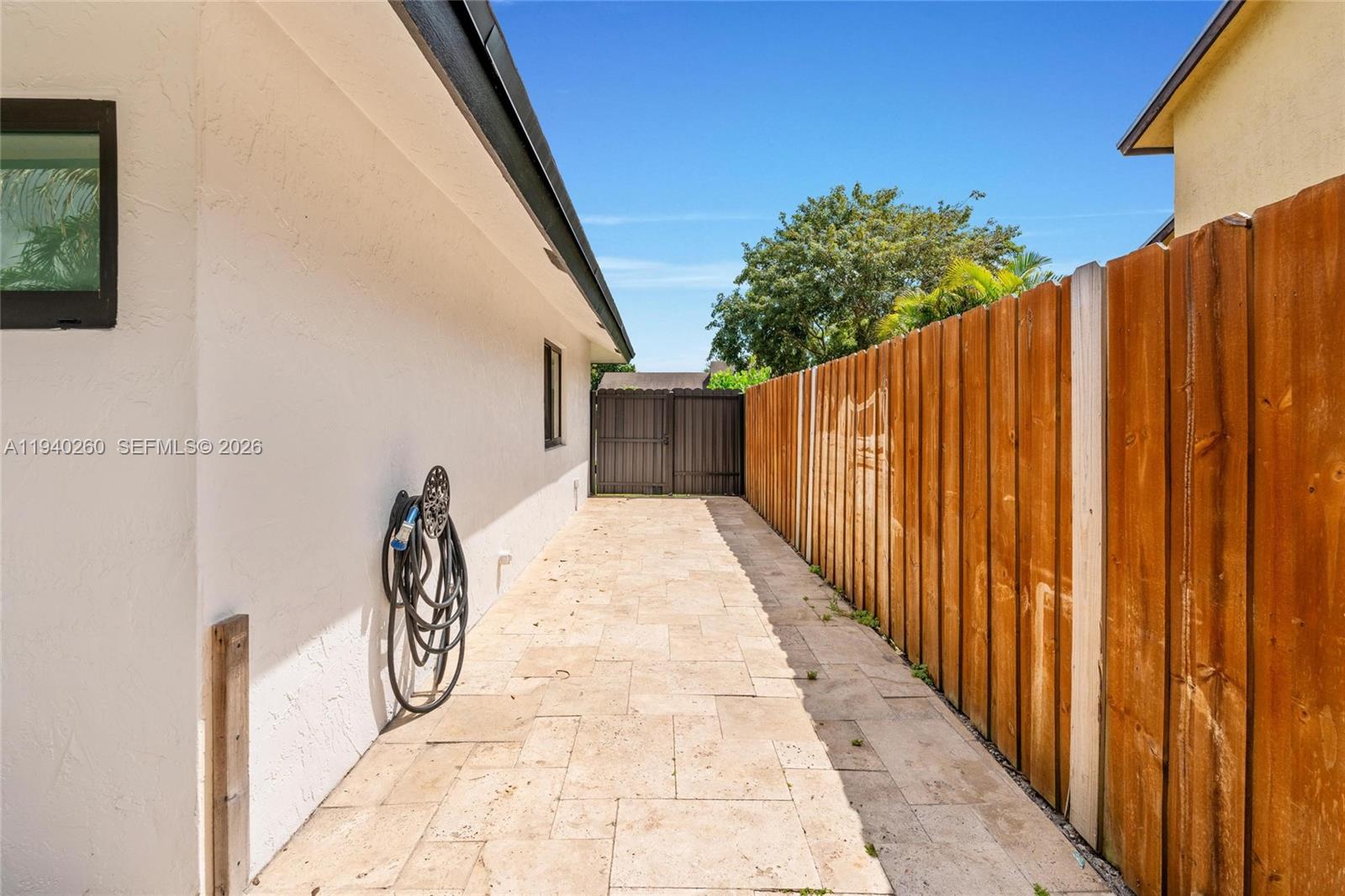 730 SW 95th Ter, Pembroke Pines FL 33025