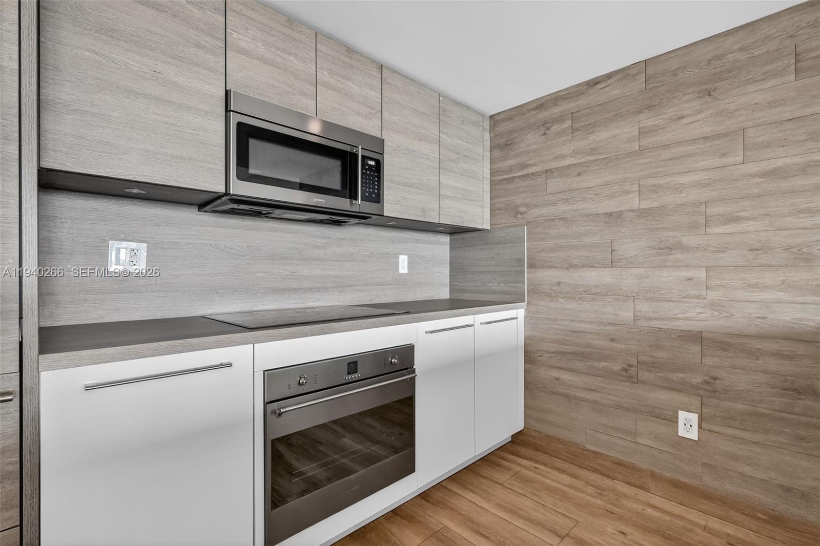 400 Sunny Isles Blvd #1207, Sunny Isles Beach FL 33160