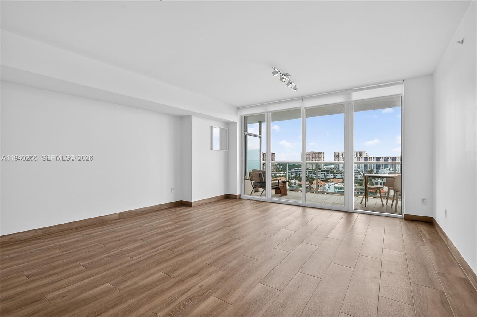 400 Sunny Isles Blvd #1207, Sunny Isles Beach FL 33160
