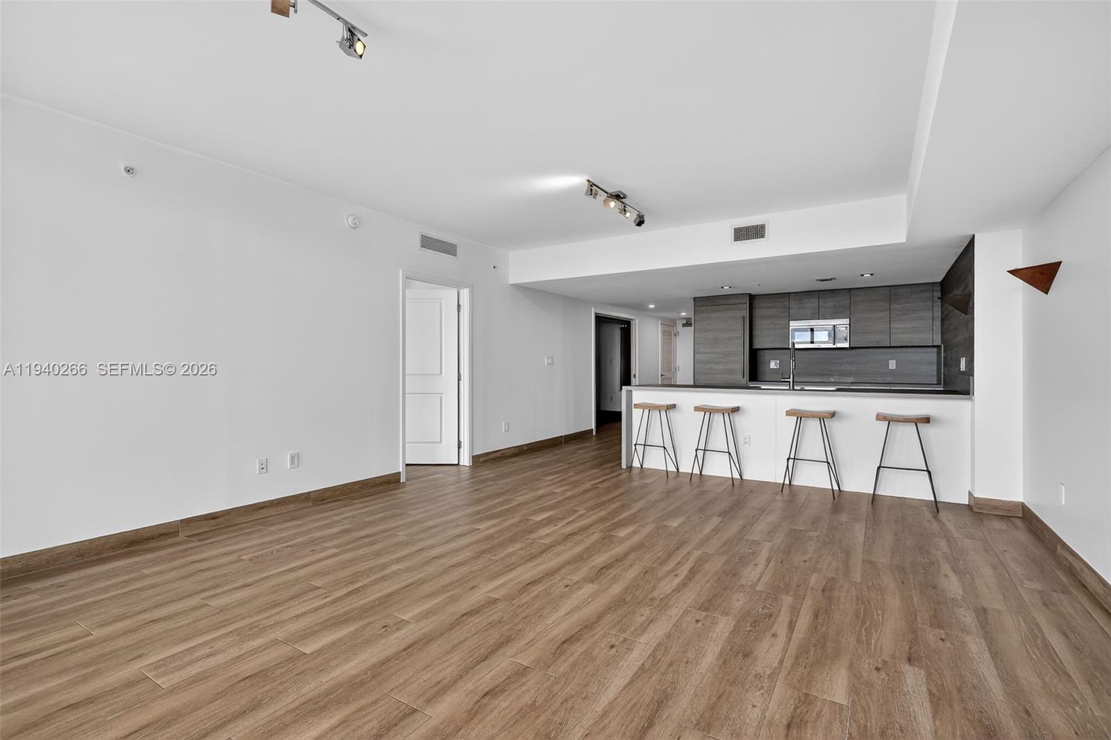 400 Sunny Isles Blvd #1207, Sunny Isles Beach FL 33160