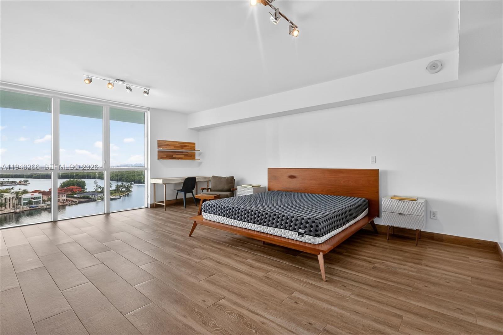 400 Sunny Isles Blvd #1207, Sunny Isles Beach FL 33160