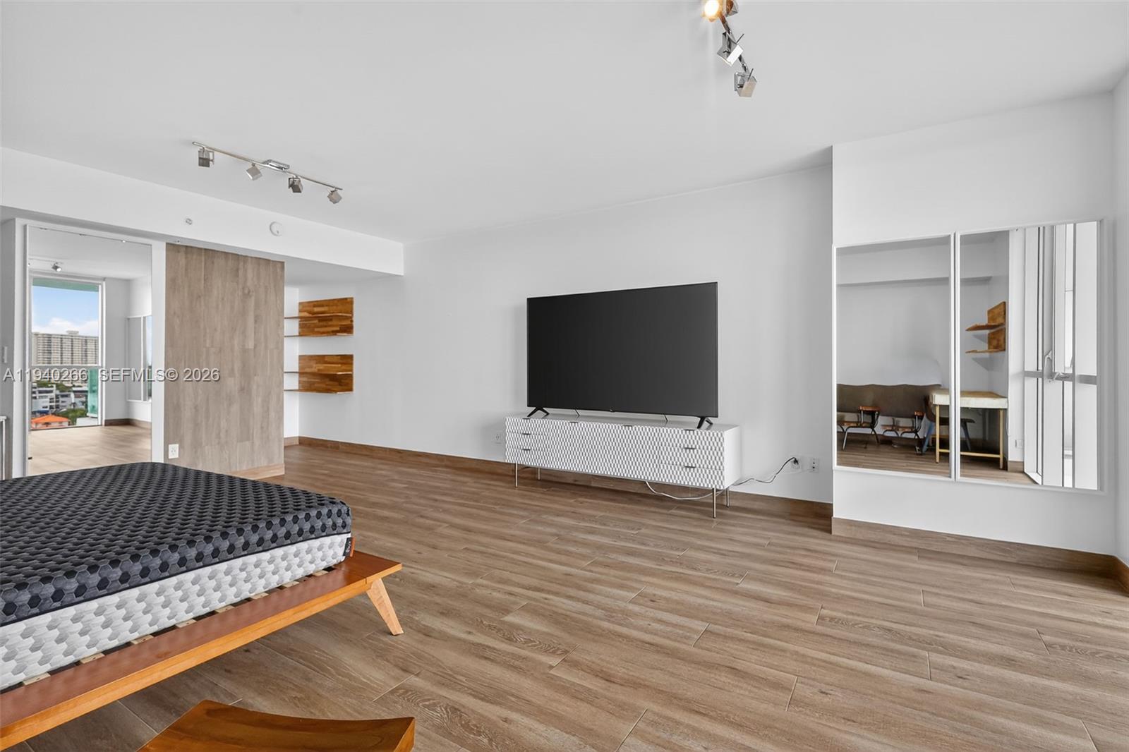 400 Sunny Isles Blvd #1207, Sunny Isles Beach FL 33160