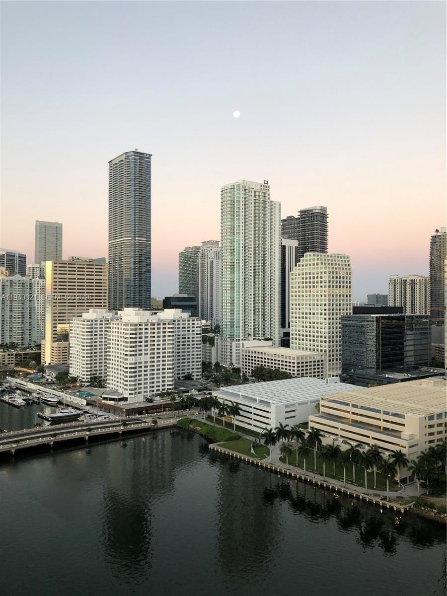 701 Brickell Key Blvd #LPH-01, Miami FL 33131