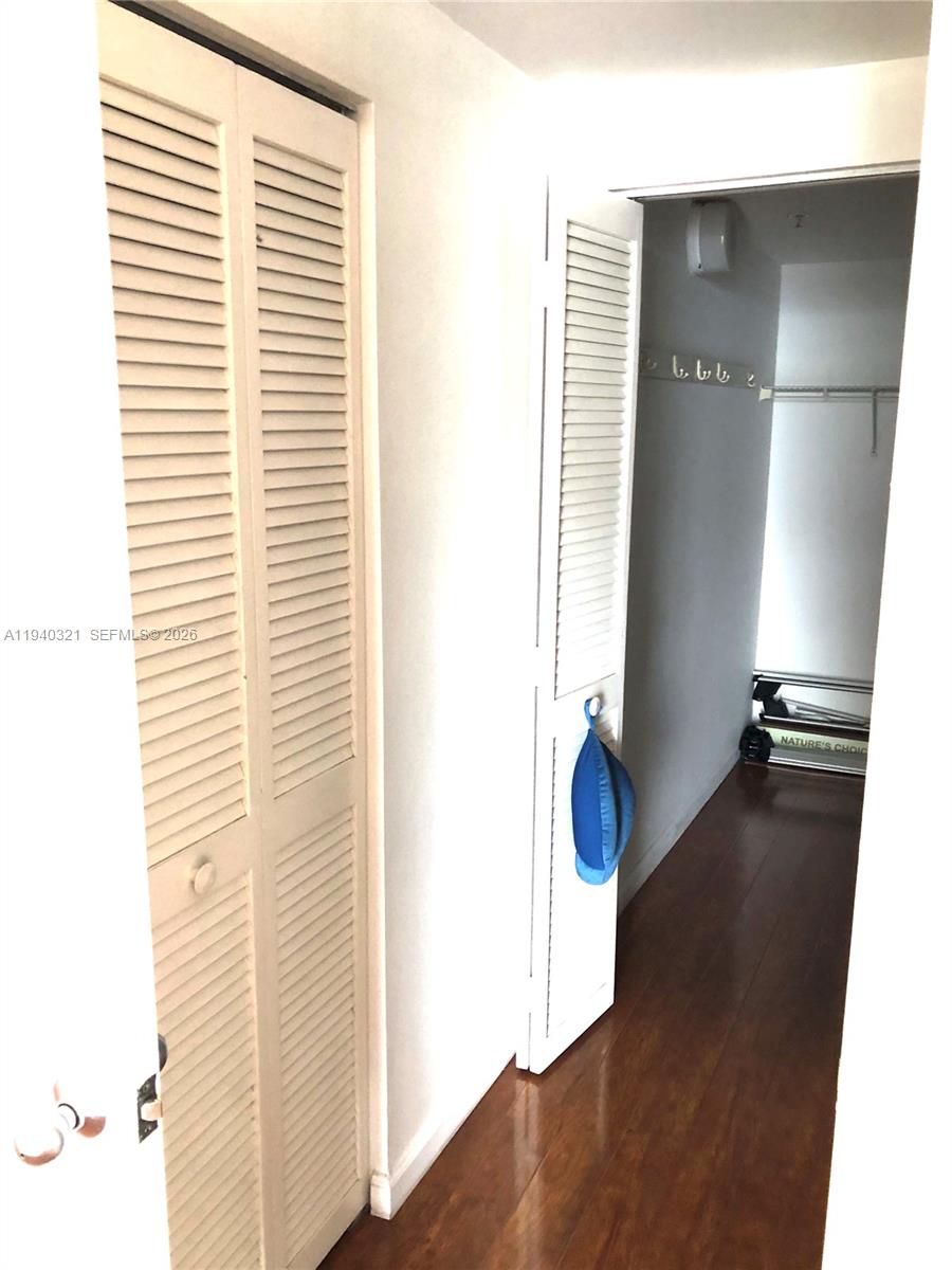 701 Brickell Key Blvd #LPH-01, Miami FL 33131